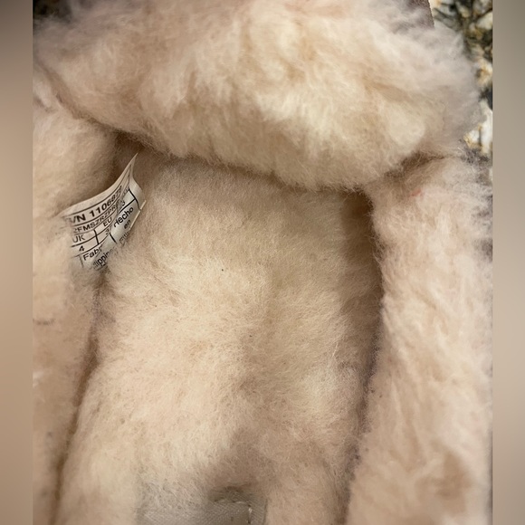 Women's UGG Chestnut Ansley Slippers- size 6- #1106878. - Picture 11 of 13